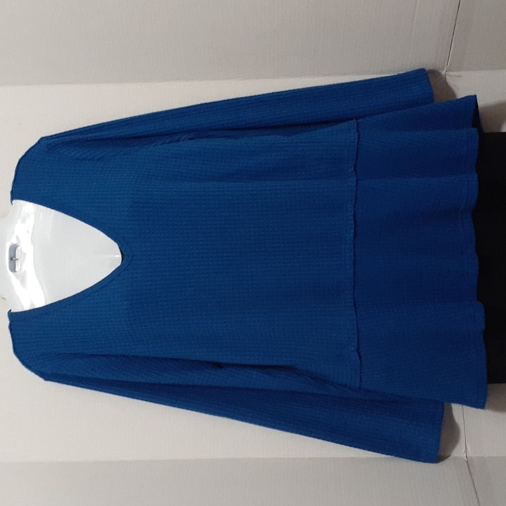 STYLE & COMPANY Blue V Neck Top for Women. Size XXL